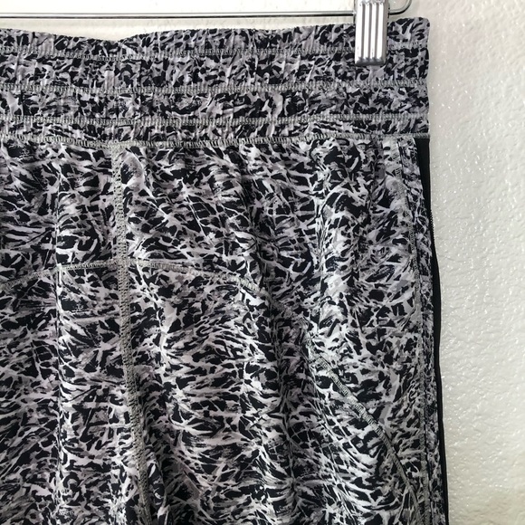 Lululemon Jogger Style Pants - Picture 6 of 7